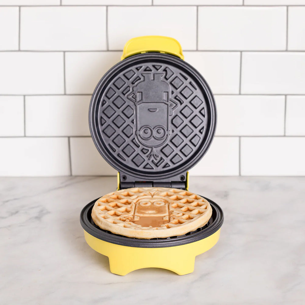 Despicable Me Minions Kevin Round Waffle Maker