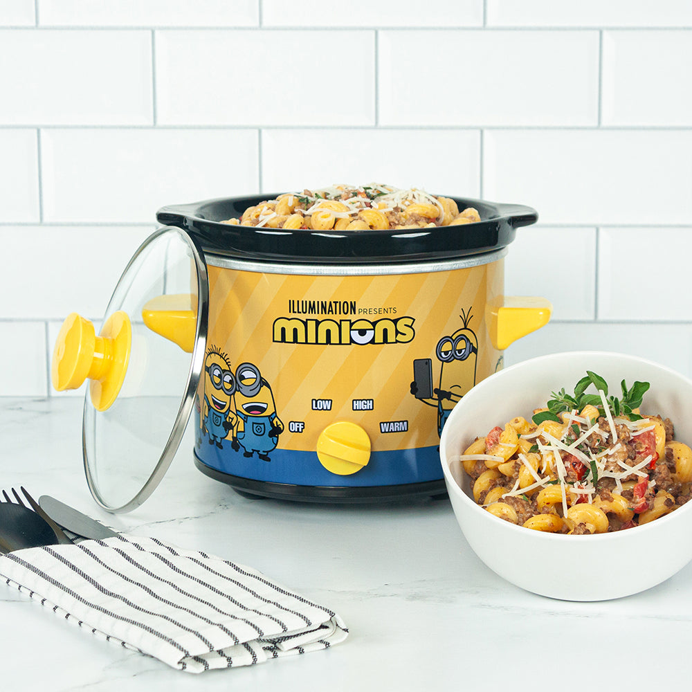 Despicable Me Minions 2QT Slow Cooker